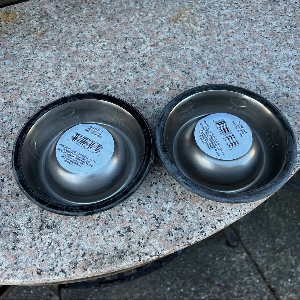 NWT Stainless Steel Set/2 Embossed Cat Bowls Non Skid Base 6 Oz